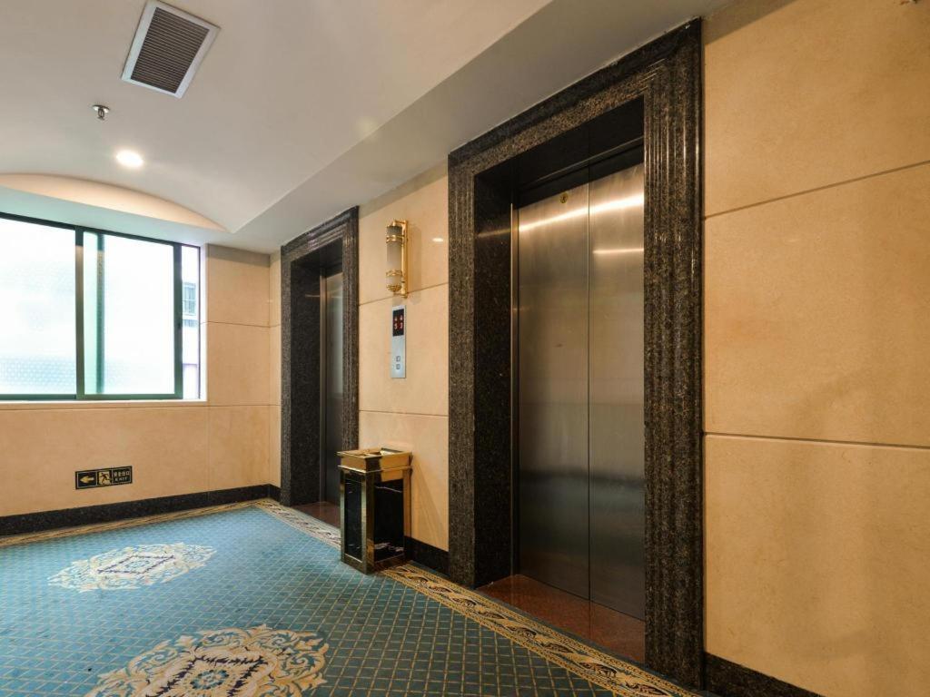 New Pearl River Hotel Гуанчжоу Экстерьер фото