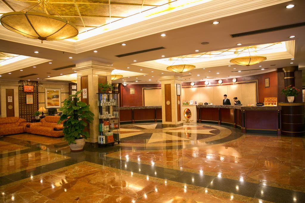 New Pearl River Hotel Гуанчжоу Экстерьер фото